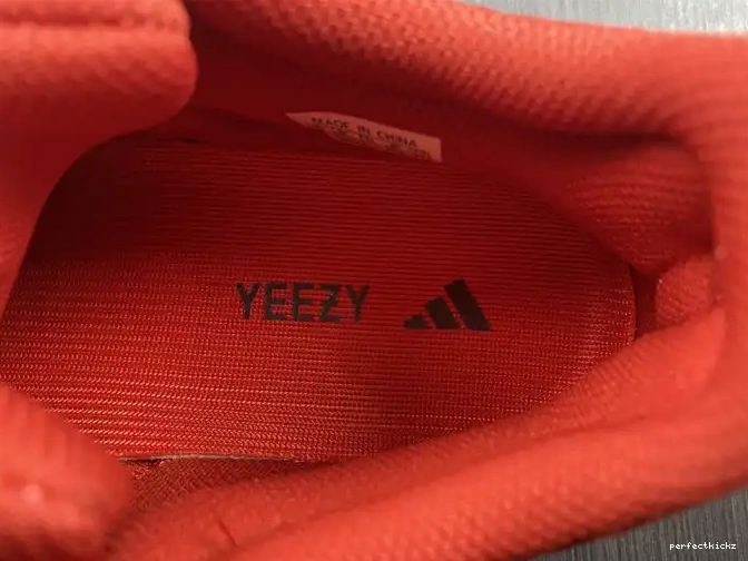 Red Boost Yeezy HQ6979 Adidas Hi-Res 700 0518